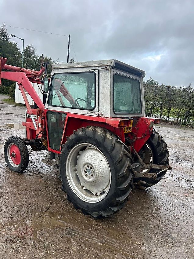 Massey Ferguson 550 + Loader