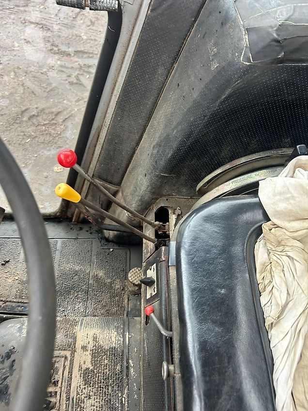 Massey Ferguson 550 + Loader