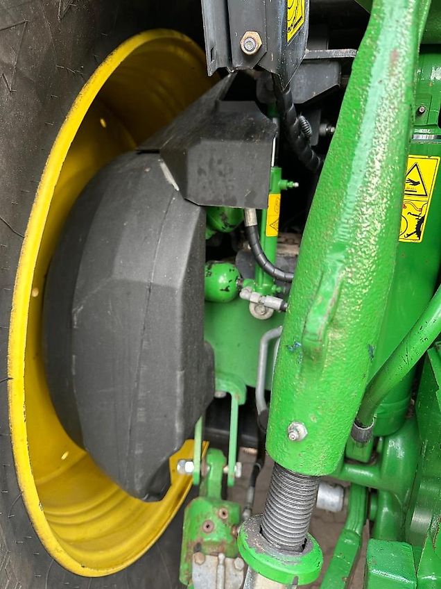 John Deere 6215 R mit GPS RTK