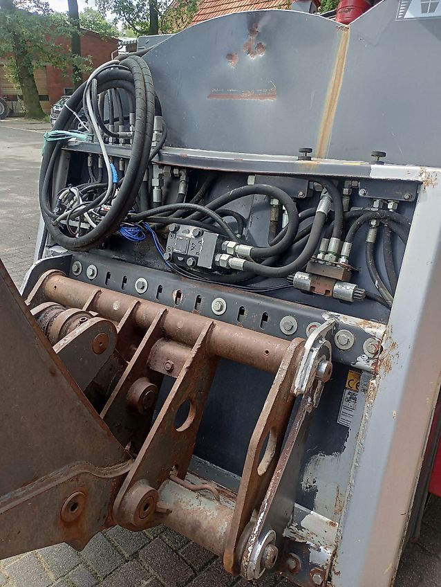 VDMJ Hersteller VDW Schmihing Bedding Master Profi Strohhäcksler:Der Bettenmacher für Tierwohl Frontladerstrohhäcksler Radladerhäcksler für Stroh Hofladerstrohhäcklser Einstreuhäcksler Gebläseinstreuhäcksler