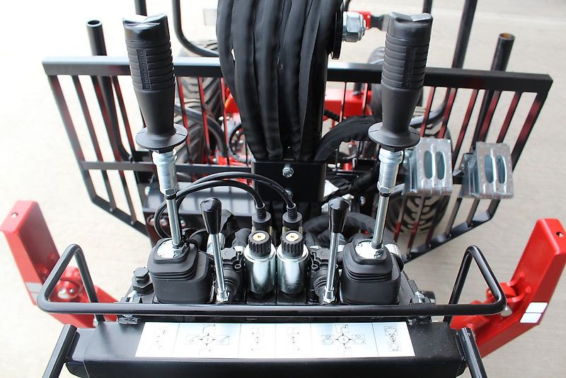 Farmi Rückewagen 9 to.-6,30m Kran