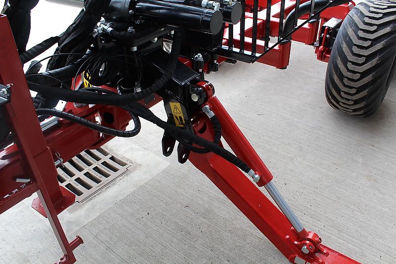 Farmi Rückewagen 9 to.-6,30m Kran