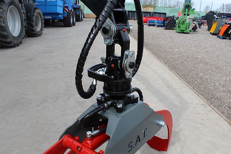 Farmi Rückewagen 9 to.-6,30m Kran