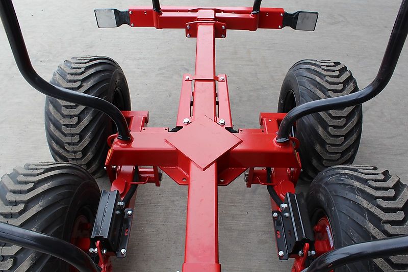 Farmi Rückewagen 9 to.-6,30m Kran