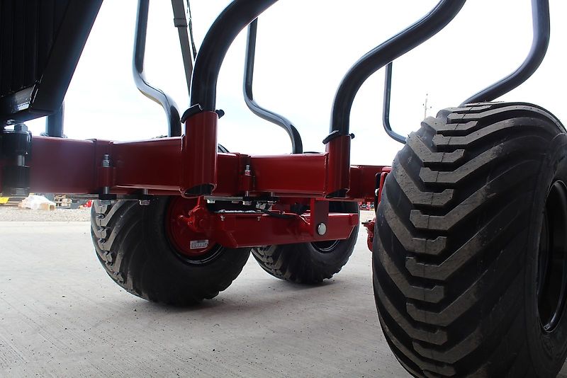 Farmi Rückewagen 9 to.-6,30m Kran