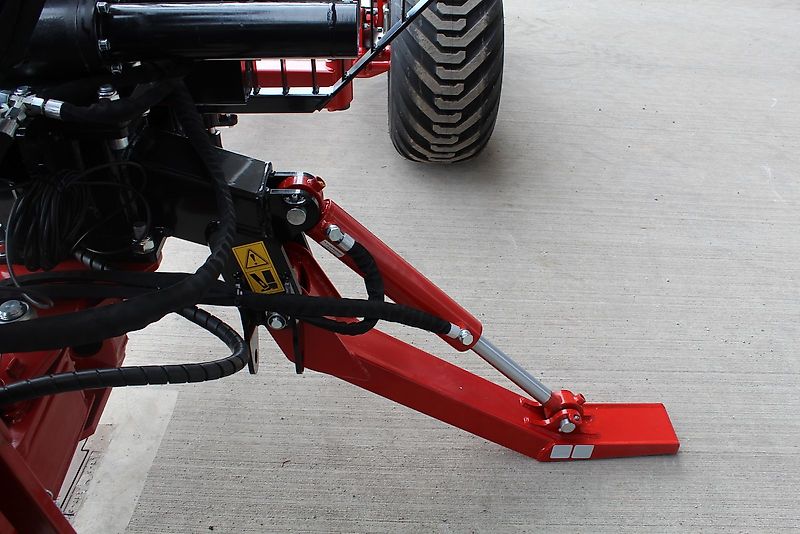 Farmi Rückewagen 9 to.-6,30m Kran