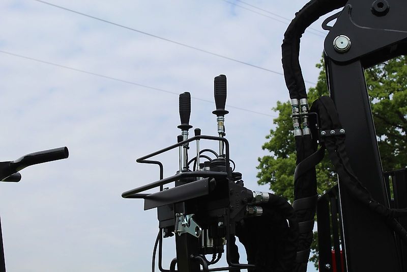 Farmi Rückewagen 12to-7,20m Kran - Astwanne Hardox