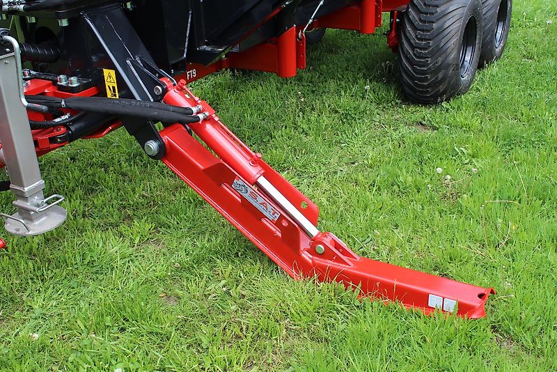 Farmi Rückewagen 12to-7,20m Kran - Astwanne Hardox