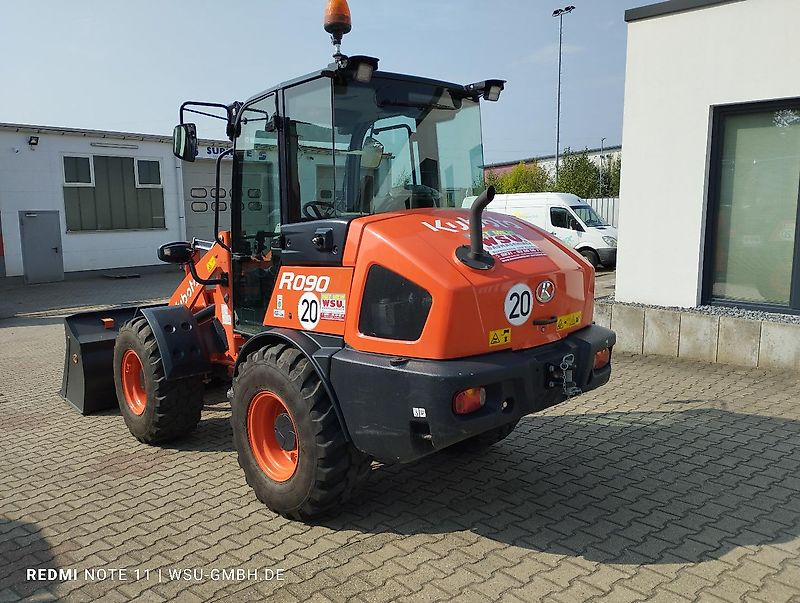 Kubota R090
