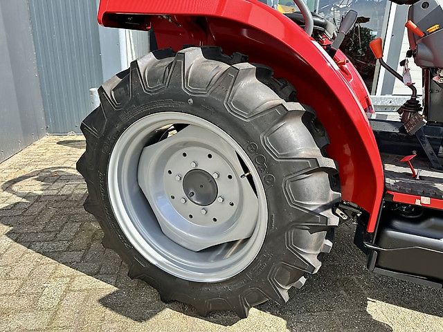 Massey Ferguson 1740 E