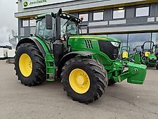 John Deere 6215R
