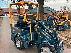 Eurotrac W10 - Schutzdach abnehmbar - Hubkraft 800kg - Kipplast 6