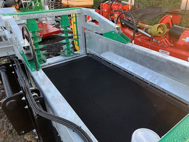 Spread-a-Bale Midi With Side Mount Kit