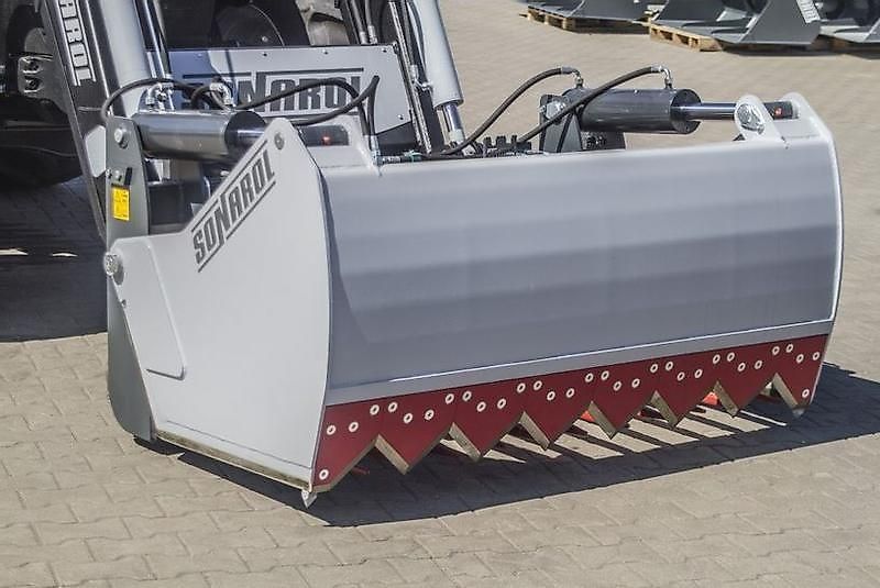 Sonarol Silozange Silageschneider Verschiedene breiten. 1.4m 1.6m 2m