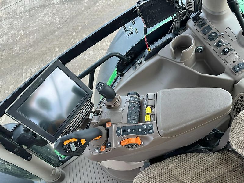 John Deere 6215R Ultimate Edition