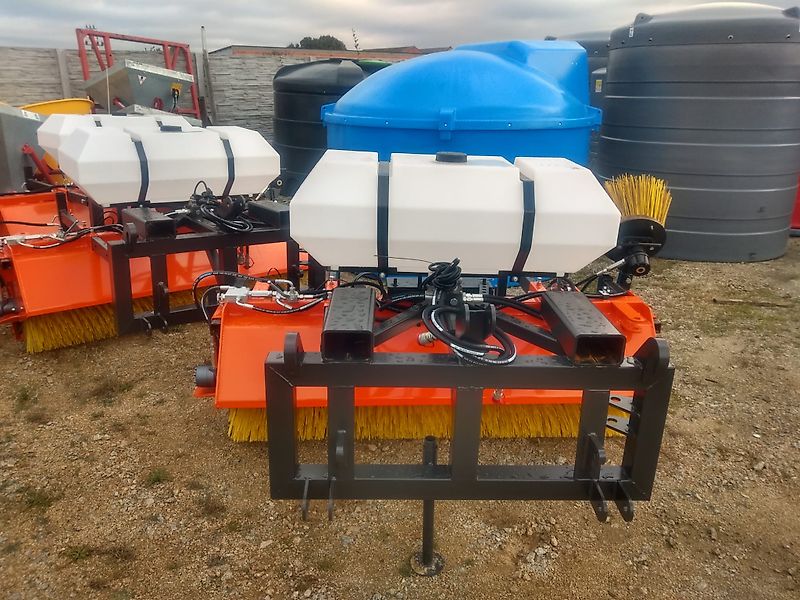 Metal-Technik 200cm mit Wasser und Seitenbesen