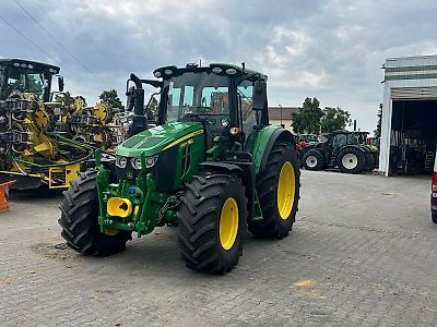 John Deere 6120M