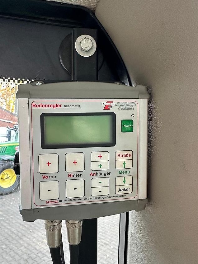 John Deere 6215 R mit GPS RTK