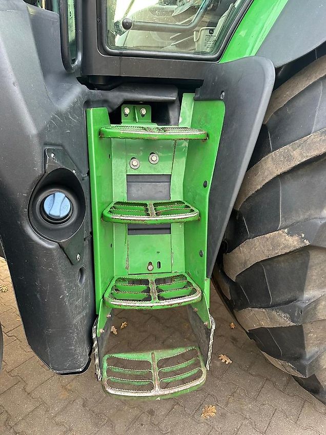 John Deere 6215 R mit GPS RTK