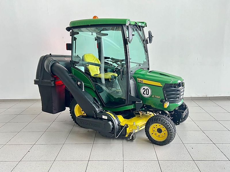 John Deere X758