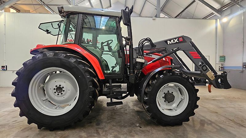 Massey Ferguson 5455 Dyna 4