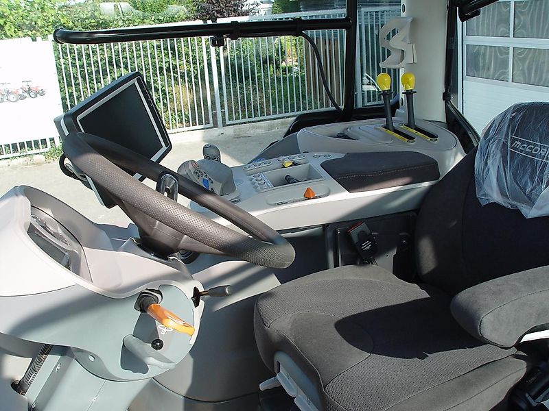 McCormick X7.418 VT-Drive