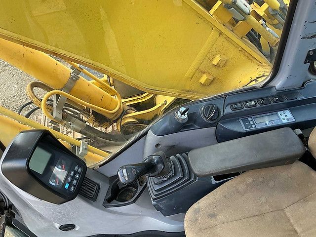 New Holland KOBELCO E 215B