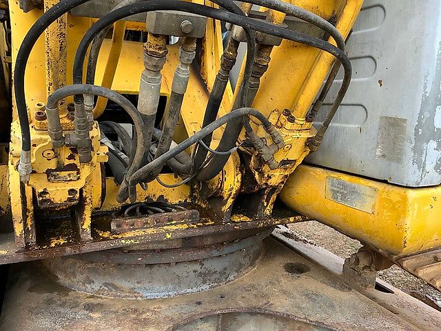 New Holland KOBELCO E 215B