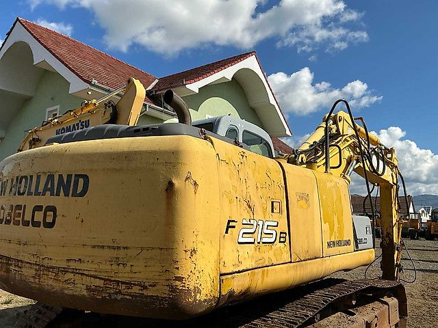 New Holland KOBELCO E 215B