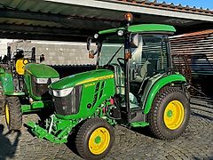 John Deere 3039R