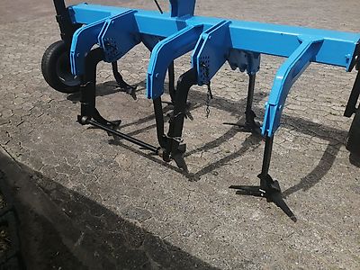 Heilers Frontgrubber 250cm Ideal zur Gülleeinarbeitung 6 Flügelstile mit 420mm breite bis zu 850mm Arbeitstiefe möglich Frontanbau Heckanbau  Gummistützräder 600mm über Lochschiene Tiefeneinstellung Flügelschargrubber