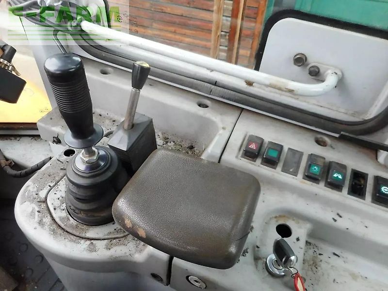 Hyundai hl740-7 mit hochkippschaufel u. volvo sw