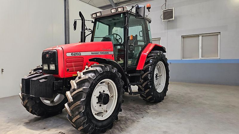 Massey Ferguson 6260