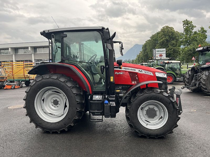 Massey Ferguson 5711M Dyna4 Cab Essential