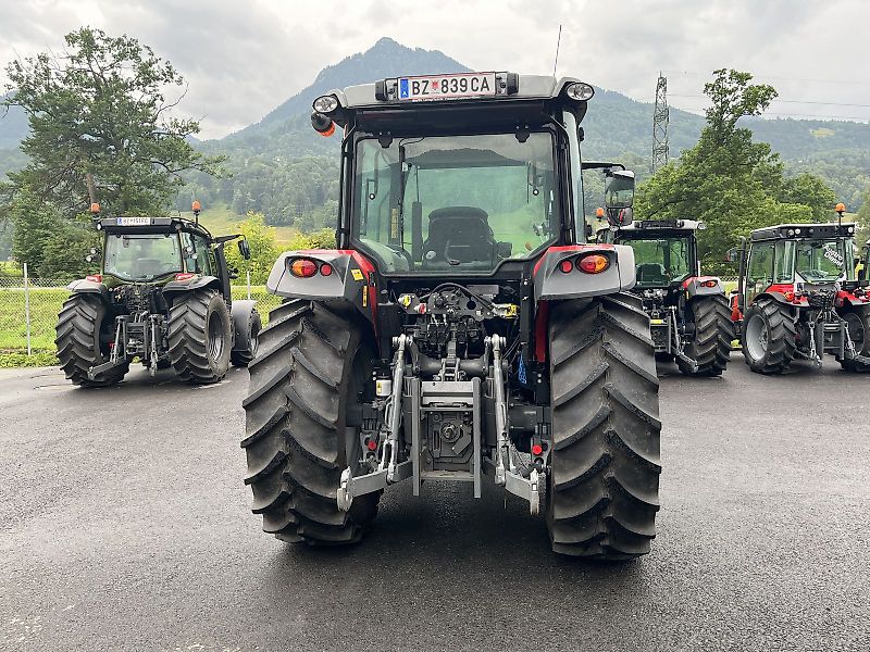 Massey Ferguson 5711M Dyna4 Cab Essential