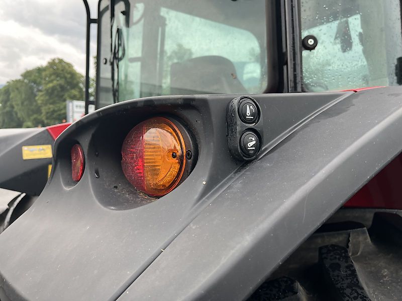 Massey Ferguson 5711M Dyna4 Cab Essential