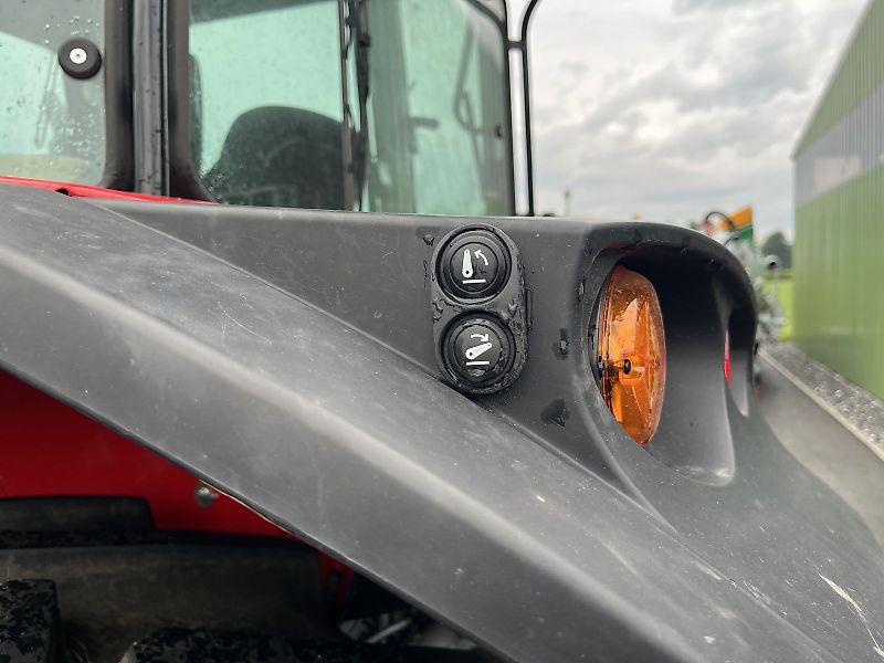 Massey Ferguson 5711M Dyna4 Cab Essential