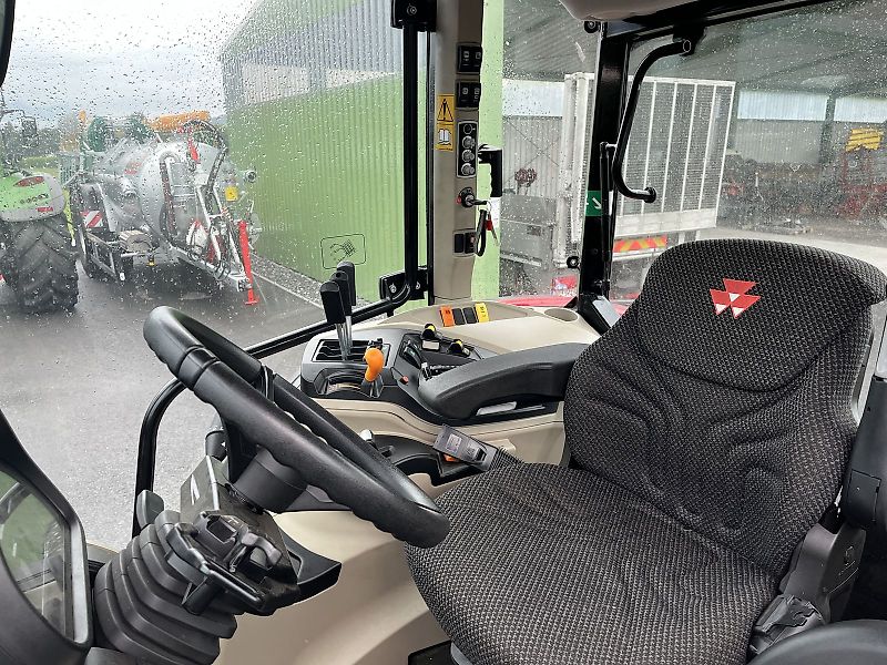 Massey Ferguson 5711M Dyna4 Cab Essential