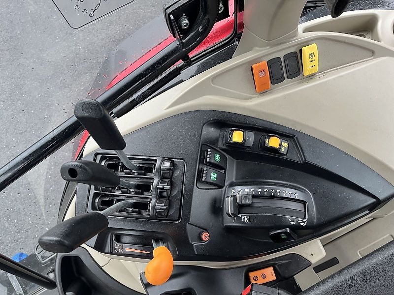 Massey Ferguson 5711M Dyna4 Cab Essential