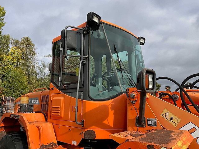 Doosan DL200