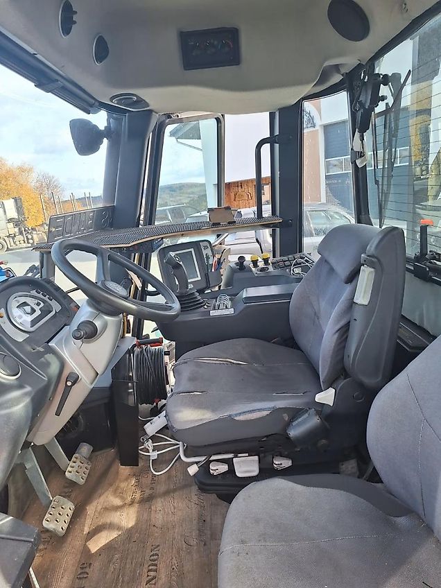 JCB 3230 HMV mit Palfinger Epsilon M120