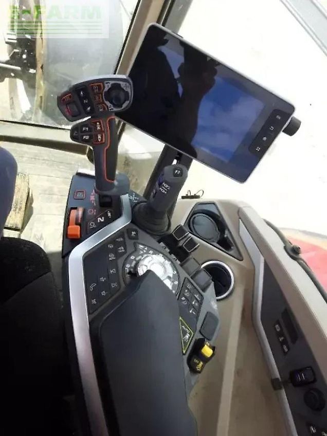 Massey Ferguson 8s 205 d 7 exclusive Exclusive