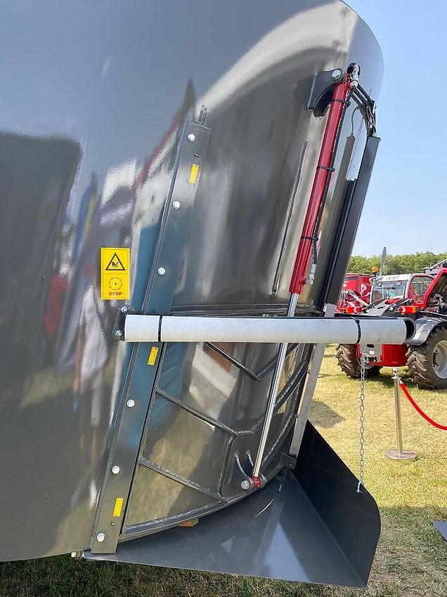 Ando Tech Futtermischwagen / Feed mixer / Melangeuse / Wóz paszowy T-REX 24 m3