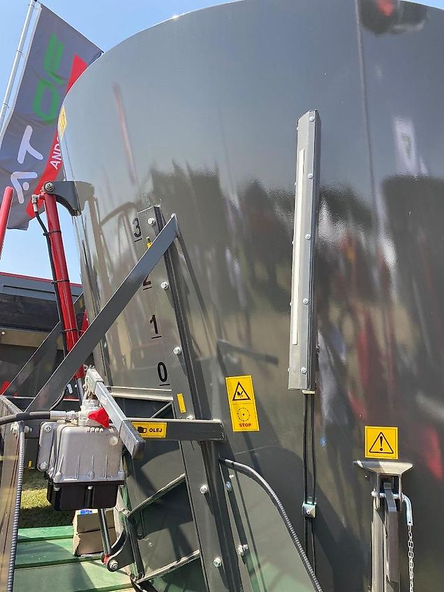 Ando Tech Futtermischwagen / Feed mixer / Melangeuse / Wóz paszowy T-REX 24 m3