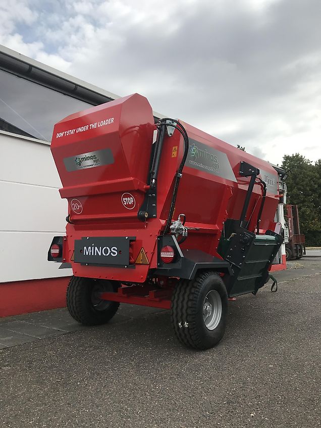 Minos Agri Futtermischwagen T-YYKM 4K