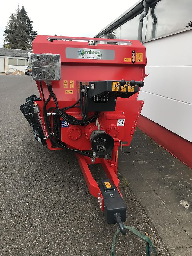 Minos Agri Futtermischwagen T-YYKM 4K