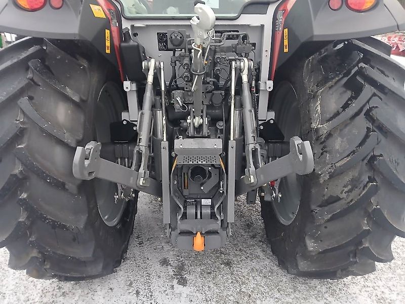 Massey Ferguson 5S115 Dyna4 Essental