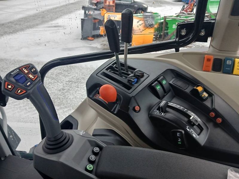 Massey Ferguson 5S115 Dyna4 Essental