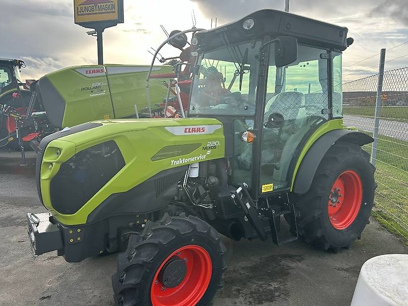 Claas Nexos 220