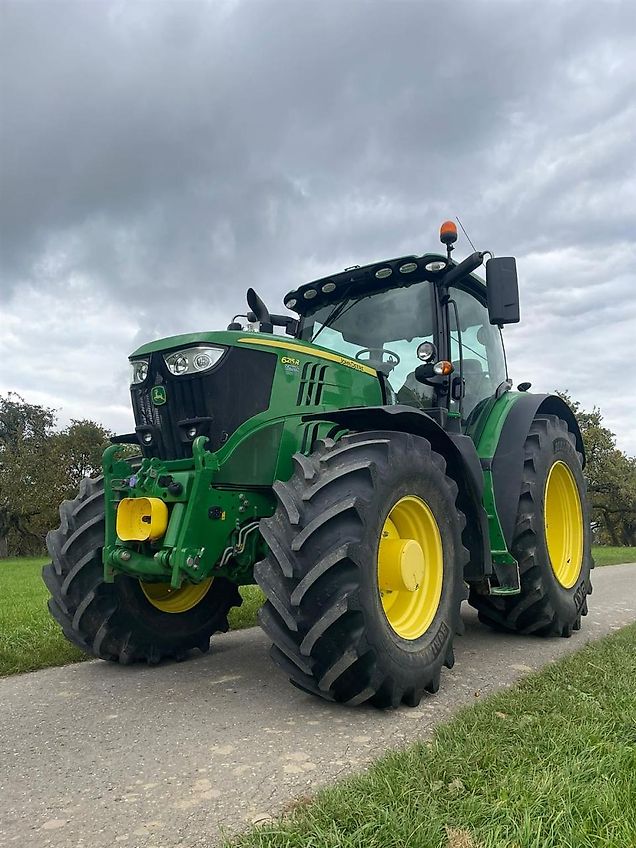 John Deere 6215R Ultimate